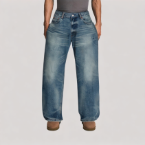 Distressed Loose Fit Jeans