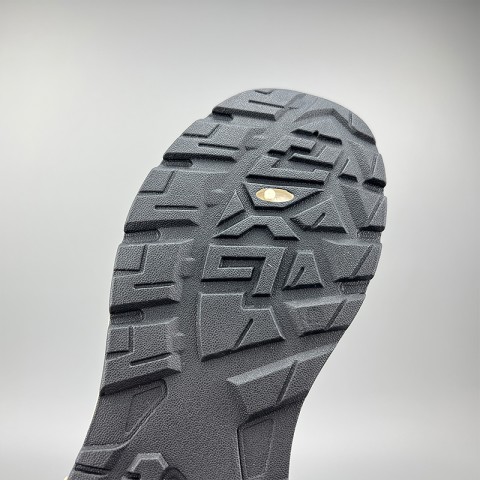 Outdoor Hiking and Mountaineering Shoes