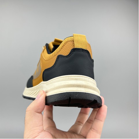 Outdoor Hiking and Mountaineering Shoes